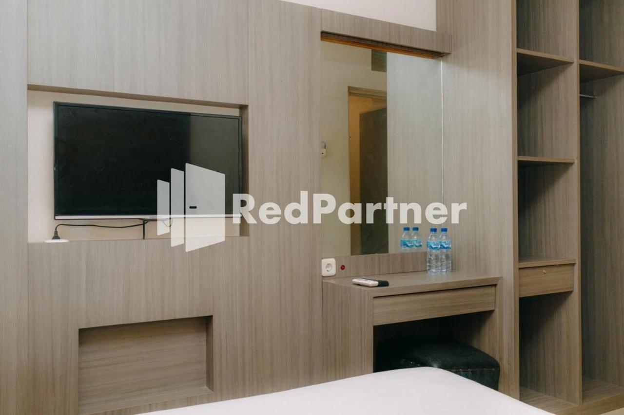 We Stay Residence Redpartner Surabaya Exterior photo