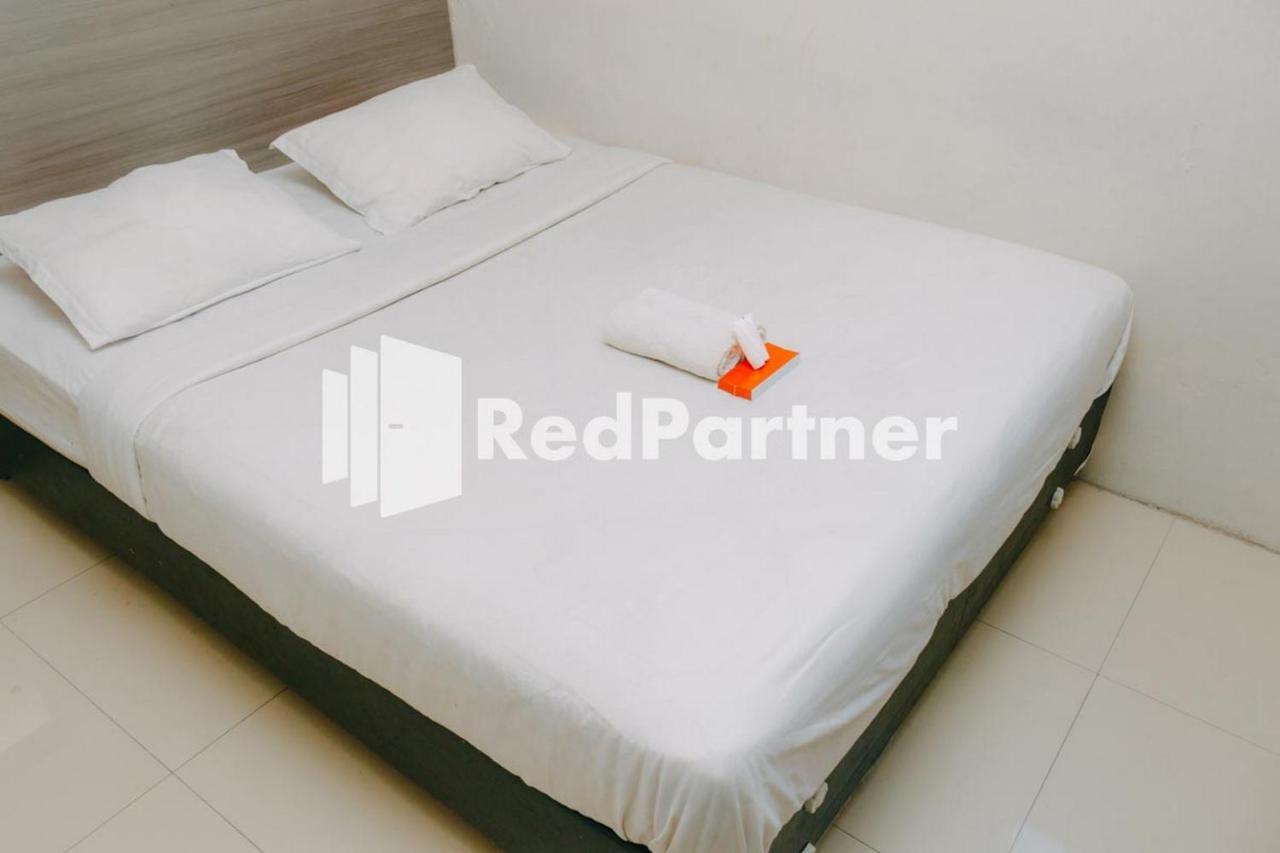 We Stay Residence Redpartner Surabaya Exterior photo