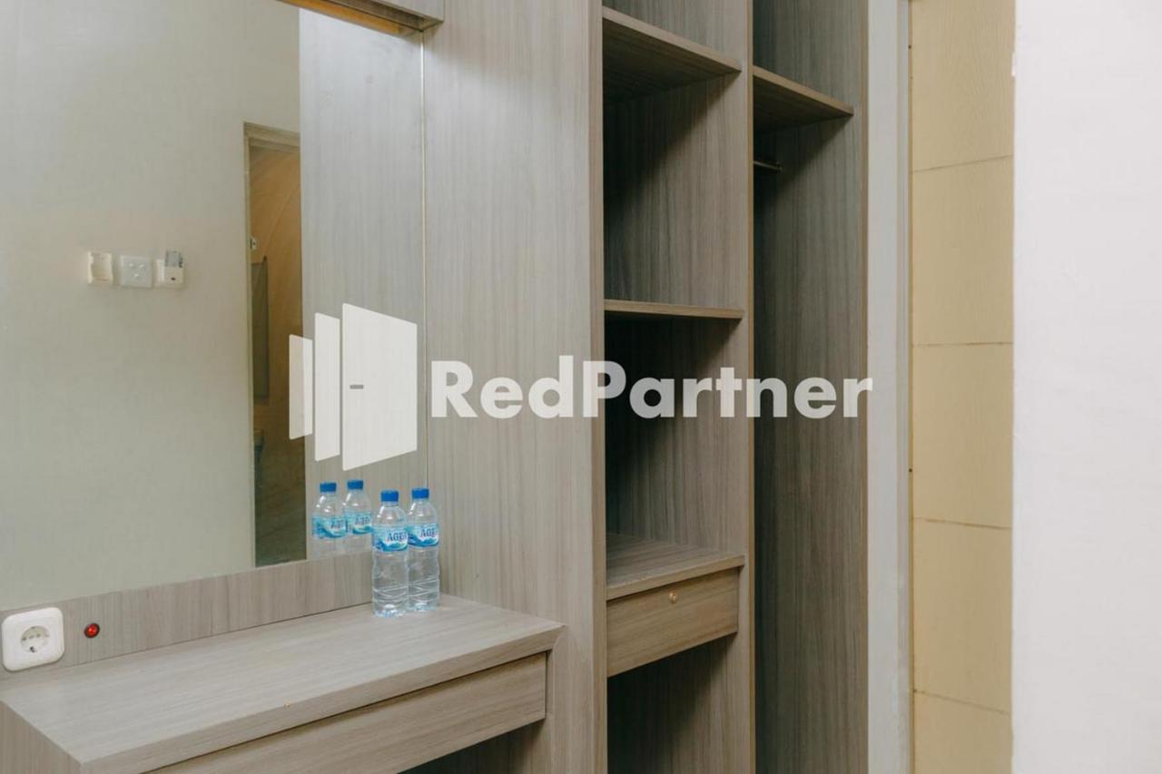 We Stay Residence Redpartner Surabaya Exterior photo